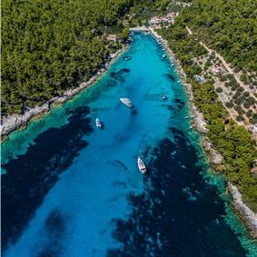 6 Bedroom Beachfront Villa with Heated Pool near Vela Luka on Korcula Island, Sleep 12